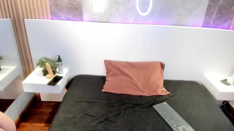 Rose 3 online show from 02/15/25, 12:11