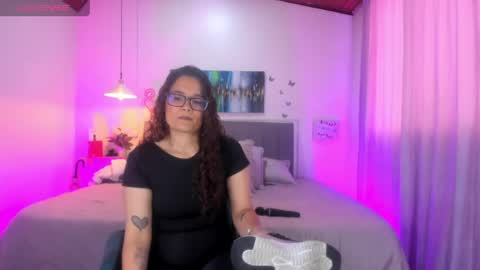 Rose  online show from 04/17/26, 01:58