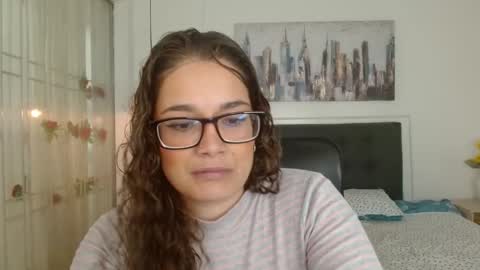 Snapshot of rose_thompson1 chatting on 05/05/26, 01:41 Rose online show from 05/05/26, 01:41