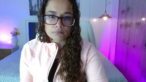 Snapshot of rose_thompson1 chatting on 05/18/26, 01:39 Rose online show from 05/18/26, 01:39