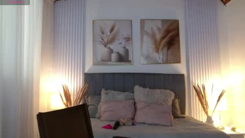 Snapshot of rose_thompson1 chatting on 05/19/26, 01:50 Rose online show from 05/19/26, 01:50