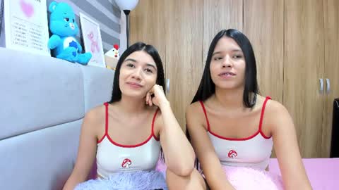 Snapshot of roseandmiah chatting on 07/15/26, 04:18 Rose y Miah online show from 07/15/26, 04:18