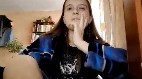 Sophie online show from 12/15/25, 05:34