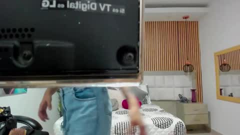 roseaurora online show from 11/30/25, 12:31