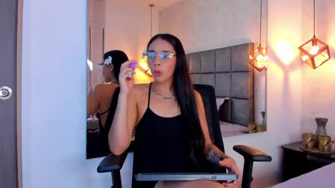 Snapshot of roseaurora chatting on 05/06/26, 11:15 roseaurora online show from 05/06/26, 11:15