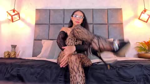 Snapshot of roseaurora chatting on 05/19/26, 10:32 roseaurora online show from 05/19/26, 10:32