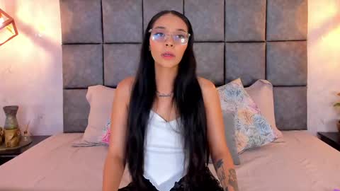 Snapshot of roseaurora chatting on 06/05/26, 10:43 roseaurora online show from 06/05/26, 10:43