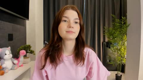 Snapshot of roseblanche2k chatting on 05/25/26, 12:44 Florin online show from 05/25/26, 12:44