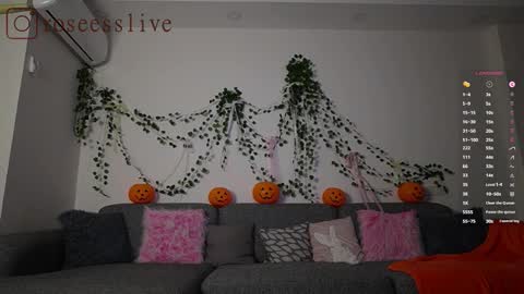 roseess_ online show from 11/03/25, 03:02