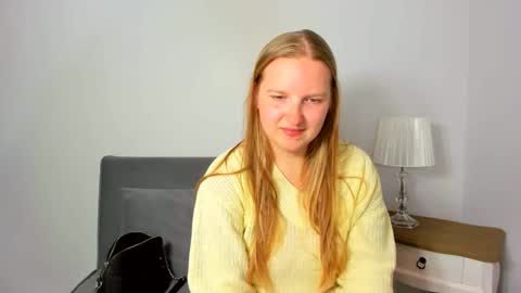 Snapshot of rosehypnotic chatting on 04/14/26, 06:03 Rose online show from 04/14/26, 06:03