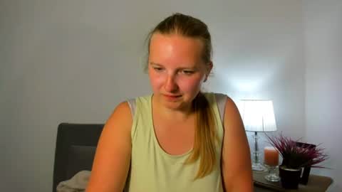 Snapshot of rosehypnotic chatting on 05/07/26, 05:40 Rose online show from 05/07/26, 05:40