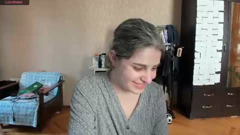Snapshot of roselina_ chatting on 06/19/26, 11:03 Rose online show from 06/19/26, 11:03