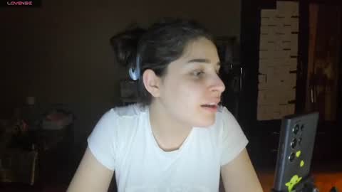Snapshot of roselina_ chatting on 07/06/26, 07:38 Rose online show from 07/06/26, 07:38