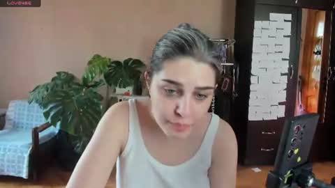 Snapshot of roselina_ chatting on 07/12/26, 09:33 Rose online show from 07/12/26, 09:33