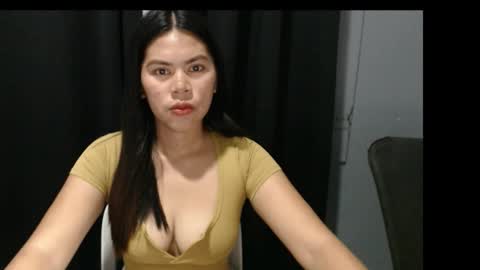 Snapshot of rosemarie_pinay chatting on 01/15/26, 06:51 i am samantha rain online show from 01/15/26, 06:51