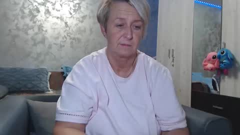 Lovepinklilly online show from 02/06/26, 06:44