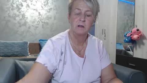 Lovepinklilly online show from 02/08/26, 06:22