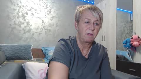 Lovepinklilly online show from 02/22/26, 04:38