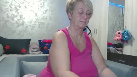 Lovepinklilly online show from 03/17/26, 06:33