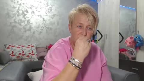 Lovepinklilly online show from 04/05/26, 04:15