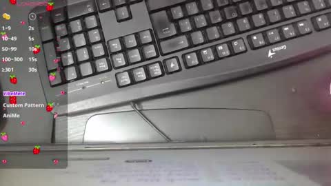 Snapshot of roses_liittle_ chatting on 06/24/26, 01:26 roses_liittle_ online show from 06/24/26, 01:26