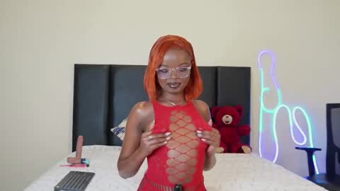 Snapshot of roses_rred chatting on 12/12/24, 07:04 roses_rred online show from 12/12/24, 07:04