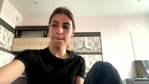 Snapshot of rosettadangelis chatting on 04/06/26, 04:57 Rosetta online show from 04/06/26, 04:57