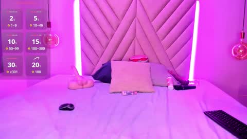 Snapshot of rosewinterr chatting on 09/11/25, 02:39 Rose Winterr online show from 09/11/25, 02:39