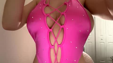 roseyla1 online show from 02/23/26, 07:00