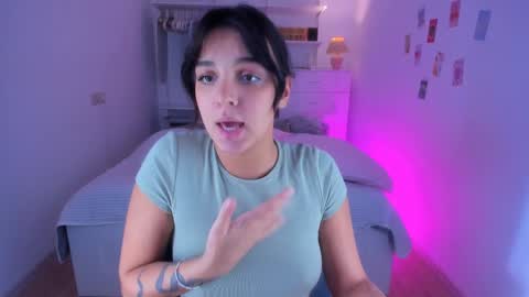 Snapshot of roshelle_xxx chatting on 02/08/25, 11:33 Roshelle online show from 02/08/25, 11:33