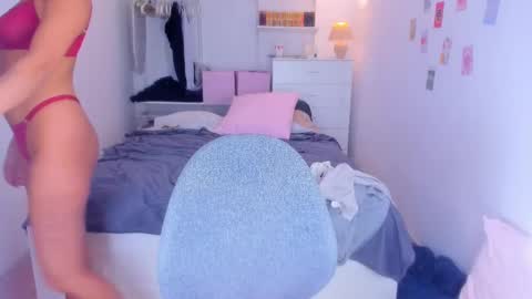 Snapshot of roshelle_xxx chatting on 02/27/25, 06:09 Roshelle online show from 02/27/25, 06:09