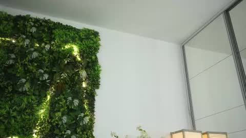 Snapshot of roshen_amira chatting on 06/13/26, 03:04 Amii online show from 06/13/26, 03:04