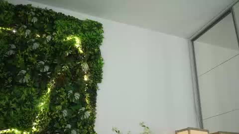 Snapshot of roshen_amira chatting on 06/15/26, 02:58 Amii online show from 06/15/26, 02:58