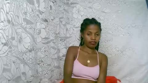 rosia online show from 11/19/25, 03:45