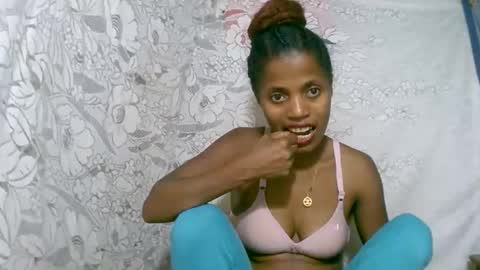 rosia online show from 11/30/25, 02:54