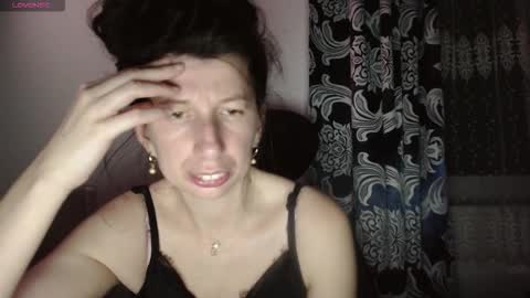 Snapshot of rosiehayes chatting on 11/26/25, 09:27 RosieHayes online show from 11/26/25, 09:27