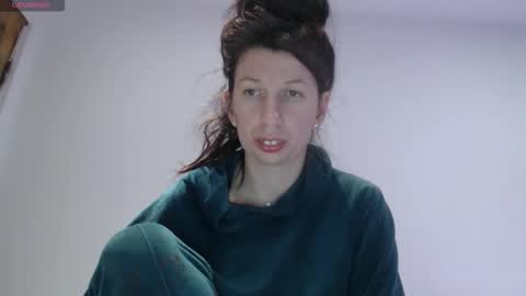 Snapshot of rosiehayes chatting on 03/20/26, 02:33 RosieHayes online show from 03/20/26, 02:33