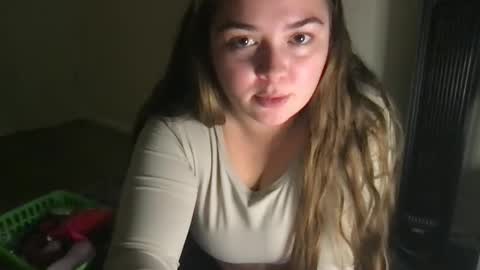 Snapshot of rosielinda16 chatting on 12/03/24, 12:13 Rosie online show from 12/03/24, 12:13