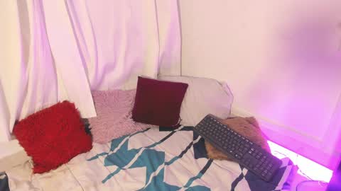 rosse_taylorx1 online show from 03/25/26, 07:20