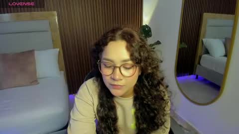 Snapshot of rossie_lanie_ chatting on 04/23/26, 07:49 rossie_lanie_ online show from 04/23/26, 07:49