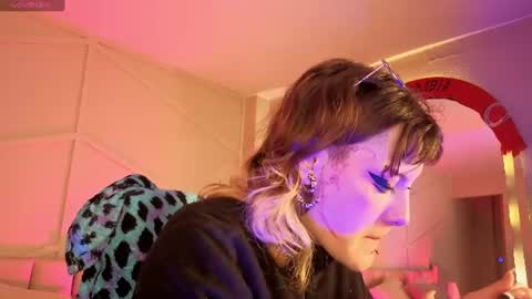 Snapshot of rossiie_hunt_ chatting on 06/23/26, 01:20 rossiie_hunt_ online show from 06/23/26, 01:20