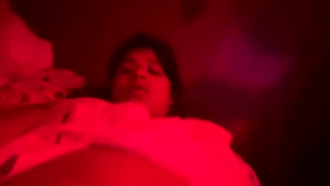 Snapshot of rosvelly8 chatting on 10/13/25, 04:23 rosvelly8 online show from 10/13/25, 04:23