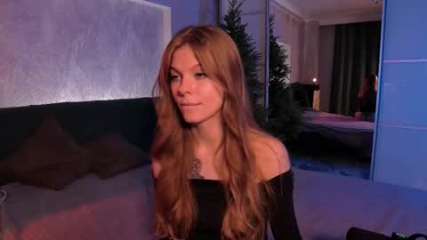 rosy_black_ online show from 11/26/25, 07:26