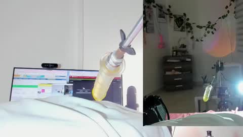 rosy_emely_ online show from 12/18/25, 09:37