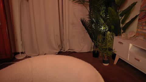 rosy_petal online show from 09/16/25, 10:11