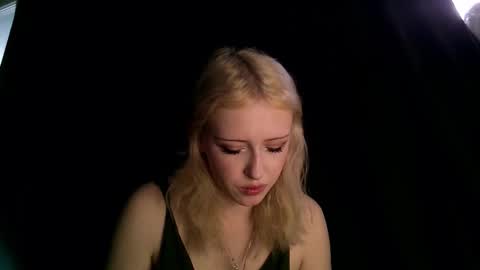 rosy_petal online show from 10/13/25, 01:33