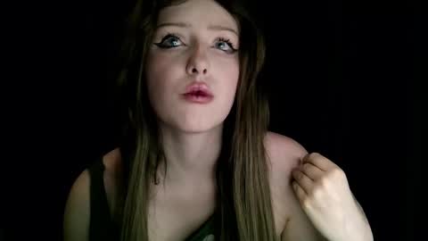 rosy_petal online show from 01/11/26, 06:13