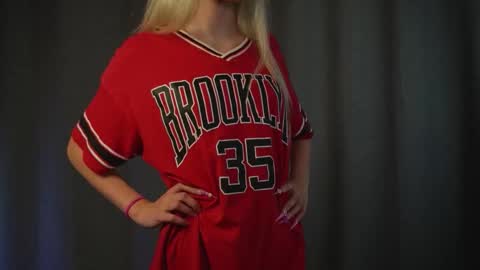 RosyChiks online show from 11/30/25, 08:13