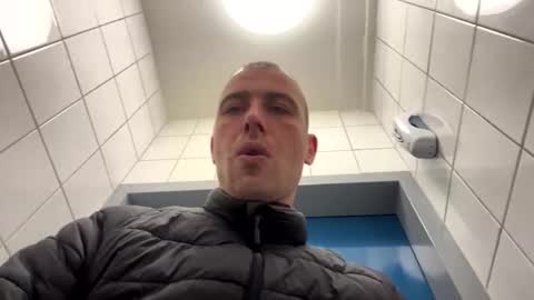 rotteei1 online show from 11/05/25, 09:53