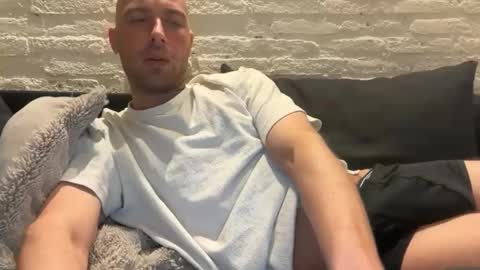 rotteei1 online show from 04/05/26, 07:27